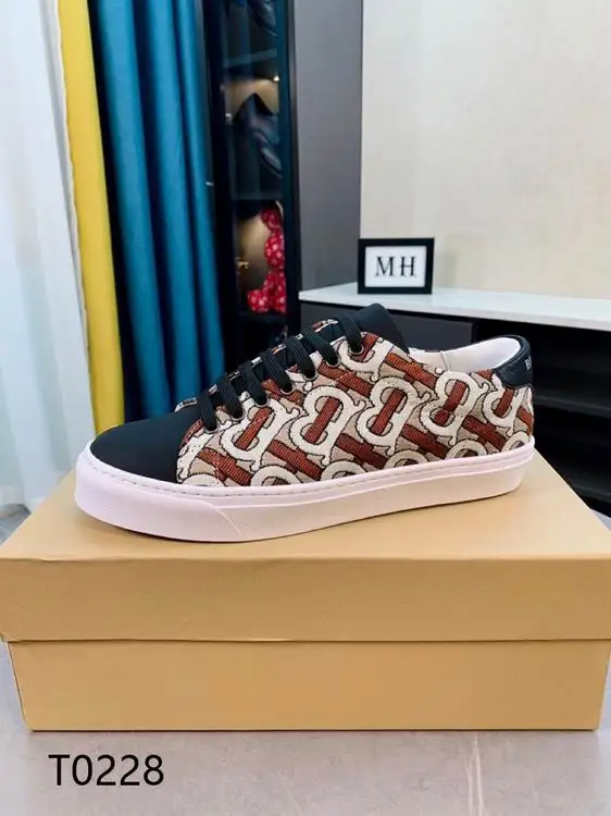 Burberry sz38-45 0330