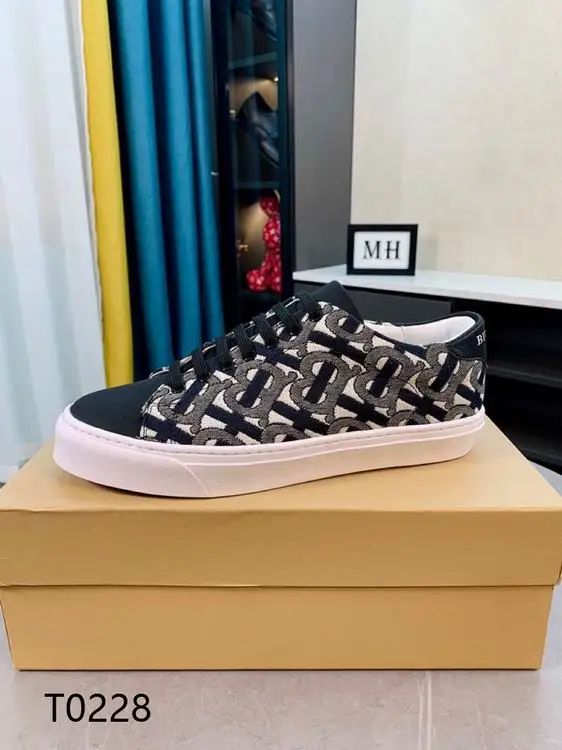 Burberry sz38-45 0331
