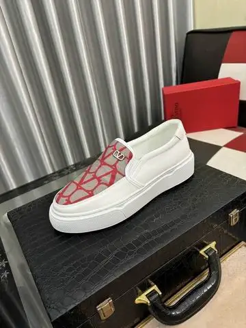 2025 Valentino Casual Shoes 0513