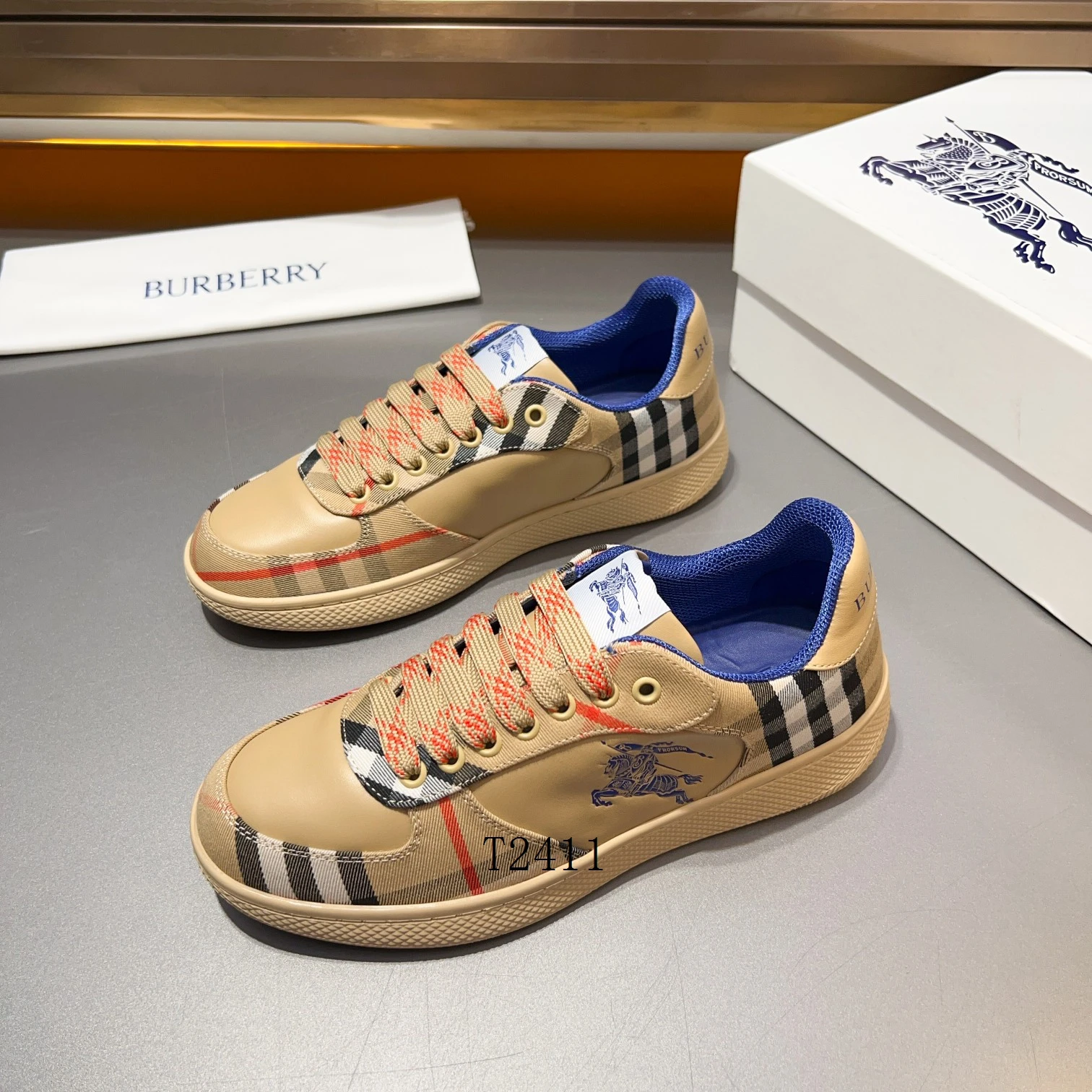 Burberry sz38-45 h1101