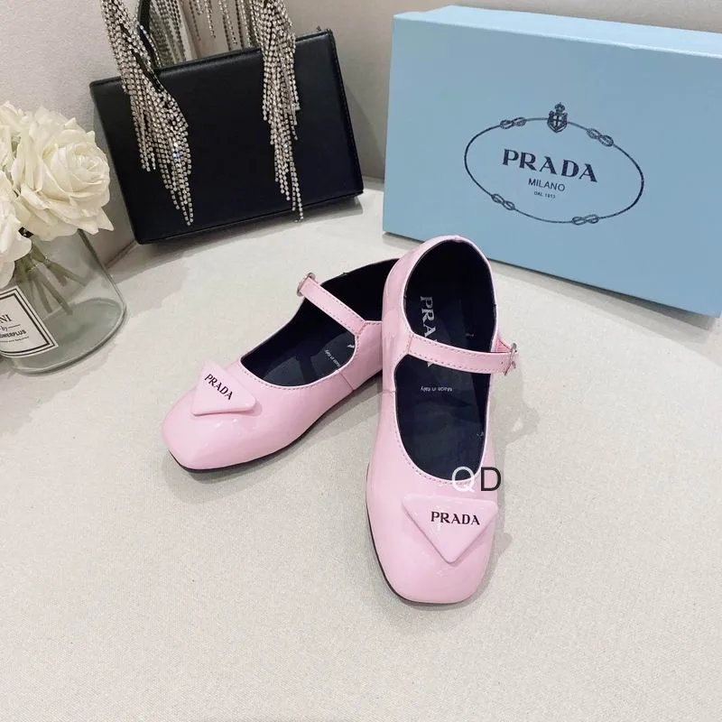 Prada Kid shoes -Ts
