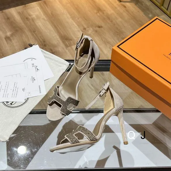 Hermes High heels Ts
