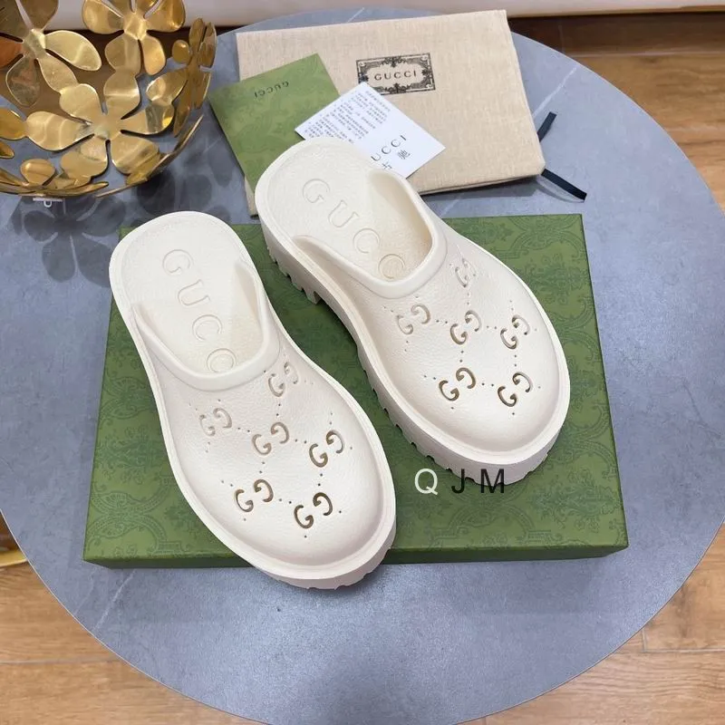 Gucci  GG slip-on sandal Ts